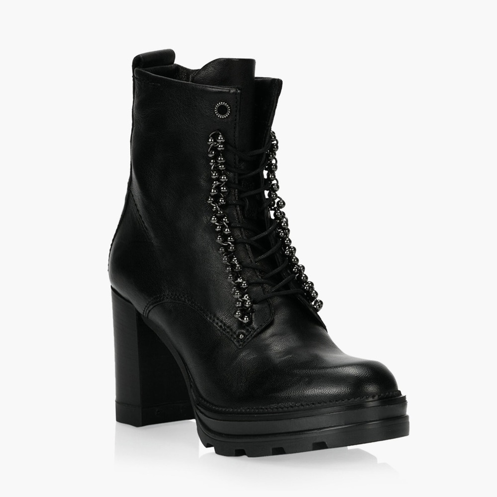 LEATHER BOOTS NEW🌸